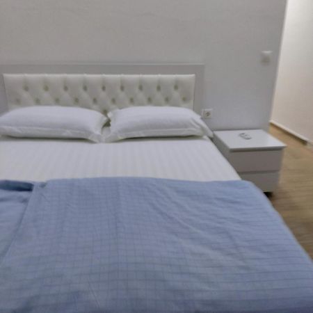 Spacious Apartment Near The Beach Sarande Exterior photo